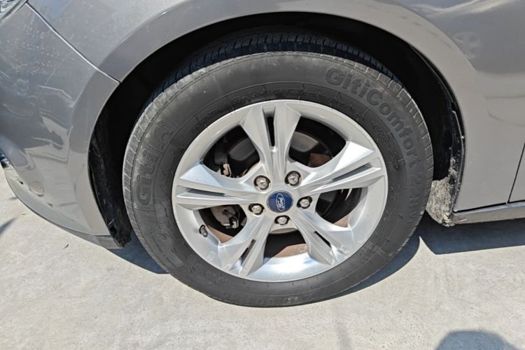 Used Ford Focus 2012 Sedan 1.6L Automatic Fashion Edition Left Front Wheel Hub