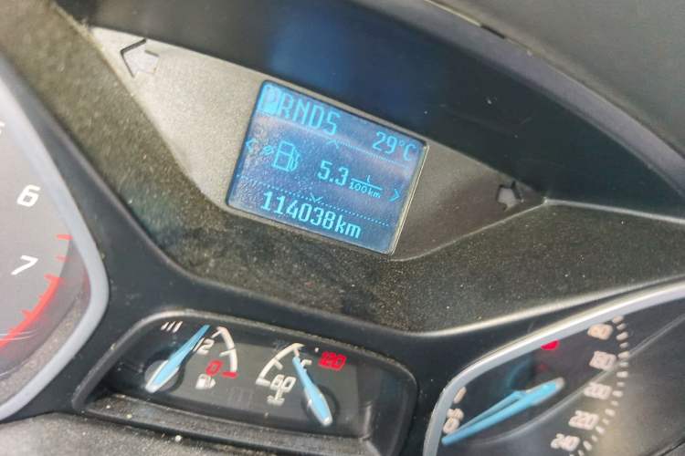 Used Ford Focus 2012 Sedan 1.6L Automatic Fashion Edition Odometer Close Up