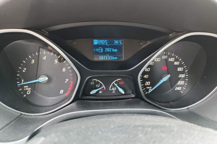 Used Ford Focus 2012 Sedan 1.6L Automatic Fashion Edition Odometer Close Up