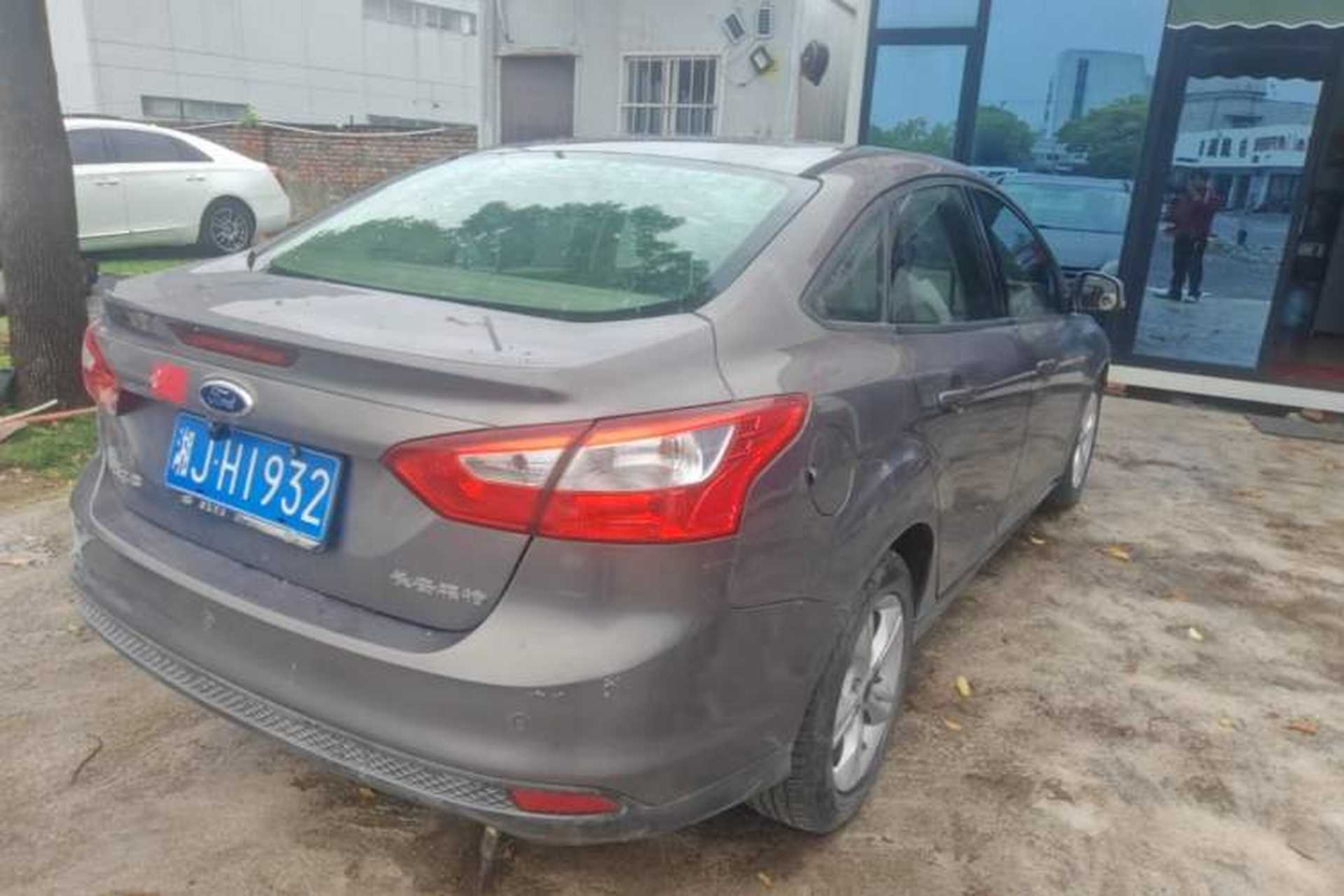 Used Ford Focus 2012 Sedan 1.6L Manual Fashion Edition Rear Right 45 Deg