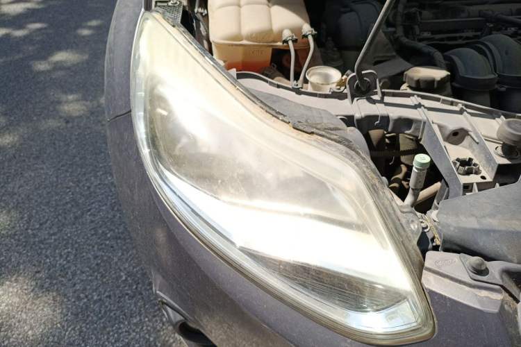 Used Ford Focus 2012 Sedan 1.6L Automatic Comfort Model Right Front Headlight