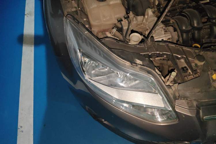 Used Ford Focus 2012 Sedan 1.6L Manual Comfort Model Right Front Headlight