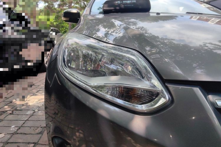 Used Ford Focus 2012 Sedan 1.6L Automatic Comfort Model Right Front Headlight