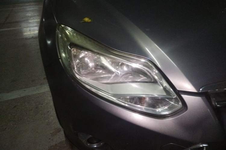 Used Ford Focus 2012 Sedan 1.6L Automatic Fashion Edition Right Front Headlight