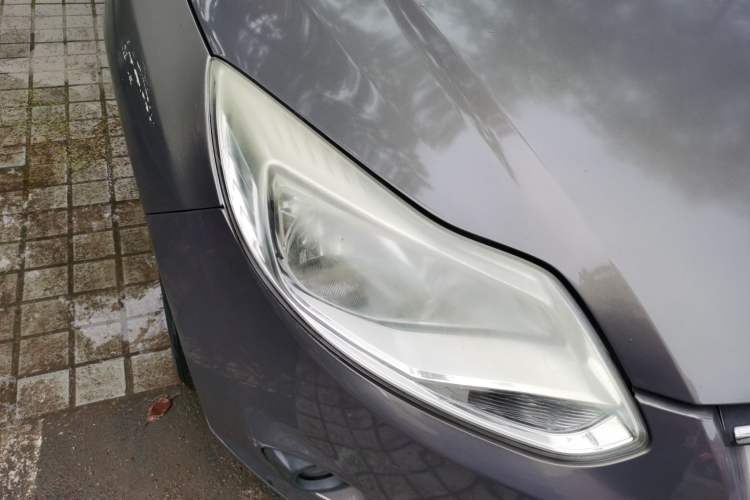 Used Ford Focus 2012 Sedan 1.6L Automatic Comfort Model Right Front Headlight