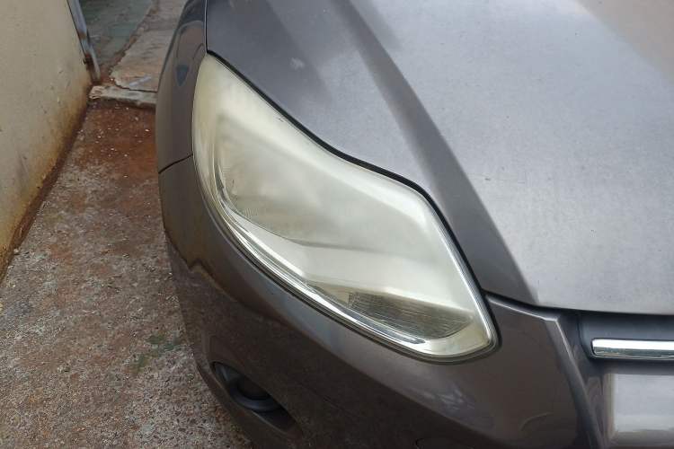 Used Ford Focus 2012 Sedan 1.6L Manual Comfort Model Right Front Headlight