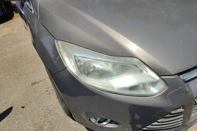 Used Ford Focus 2012 Sedan 1.6L Automatic Fashion Edition Right Front Headlight