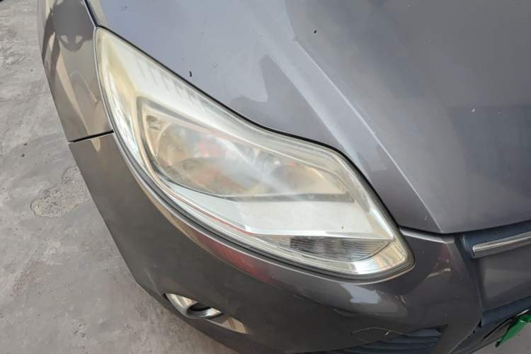 Used Ford Focus 2012 Sedan 1.6L Manual Fashion Edition Right Front Headlight