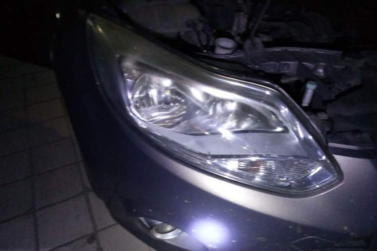 Used Ford Focus 2012 Sedan 1.6L Manual Fashion Edition Right Front Headlight