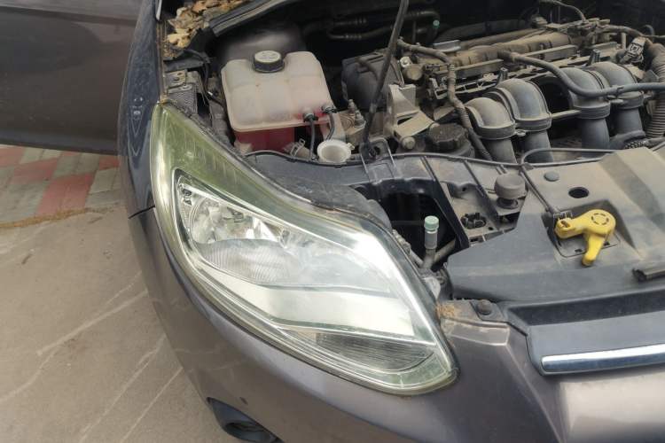 Used Ford Focus 2012 Sedan 1.6L Automatic Comfort Model Right Front Headlight