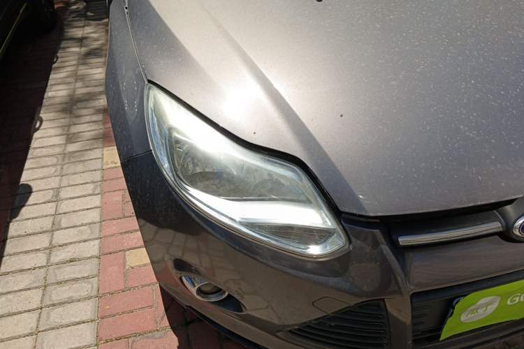 Used Ford Focus 2012 Sedan 1.6L Automatic Fashion Edition Right Front Headlight