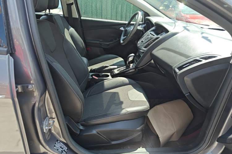 Used Ford Focus 2012 Sedan 1.6L Automatic Fashion Edition Right Front Seat