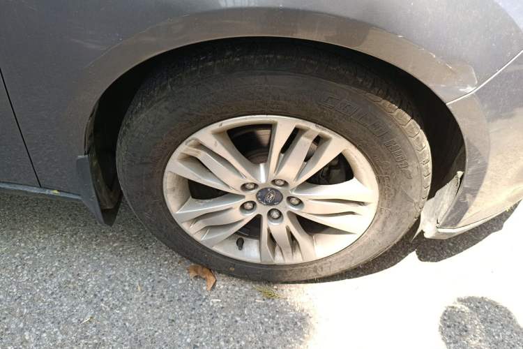 Used Ford Focus 2012 Sedan 1.6L Automatic Comfort Model Right Front Wheel Hub
