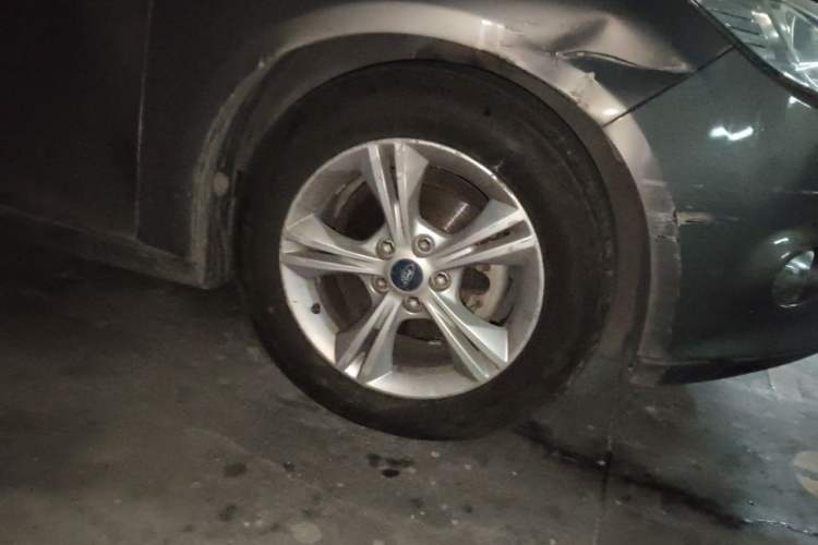 Used Ford Focus 2012 Sedan 1.6L Automatic Fashion Edition Right Front Wheel Hub