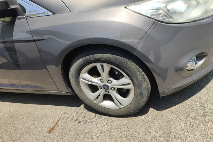 Used Ford Focus 2012 Sedan 1.6L Automatic Fashion Edition Right Front Wheel Hub
