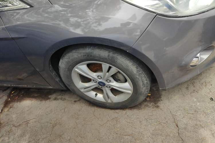 Used Ford Focus 2012 Sedan 1.6L Automatic Fashion Edition Right Front Wheel Hub