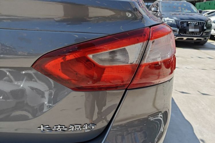 Used Ford Focus 2012 Sedan 1.6L Automatic Fashion Edition Right Rear Taillight