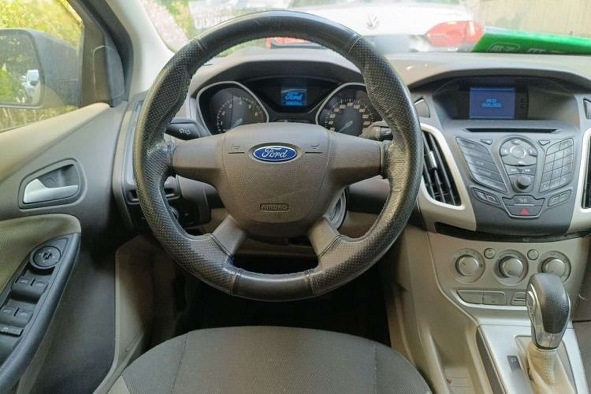 Used Ford Focus 2012 Sedan 1.6L Automatic Comfort Model Steering Wheel