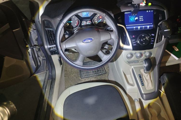 Used Ford Focus 2012 Sedan 1.6L Automatic Comfort Model Steering Wheel