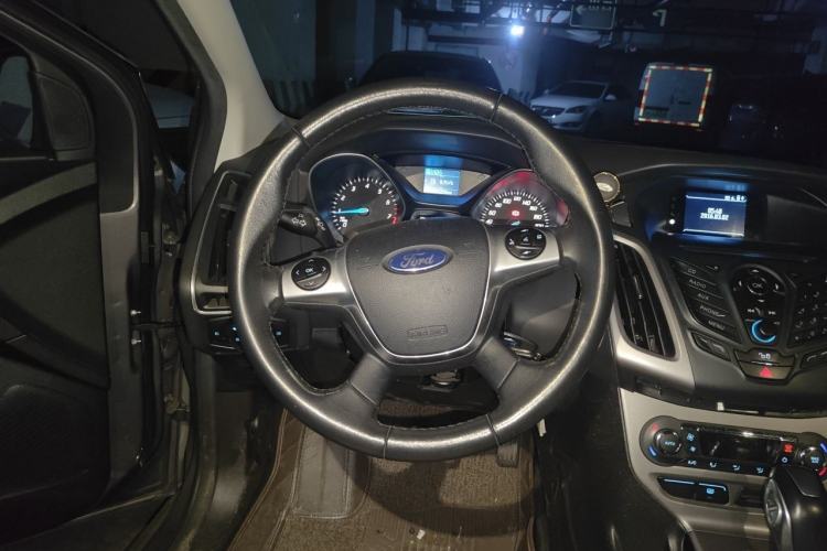 Used Ford Focus 2012 Sedan 1.6L Automatic Fashion Edition Steering Wheel