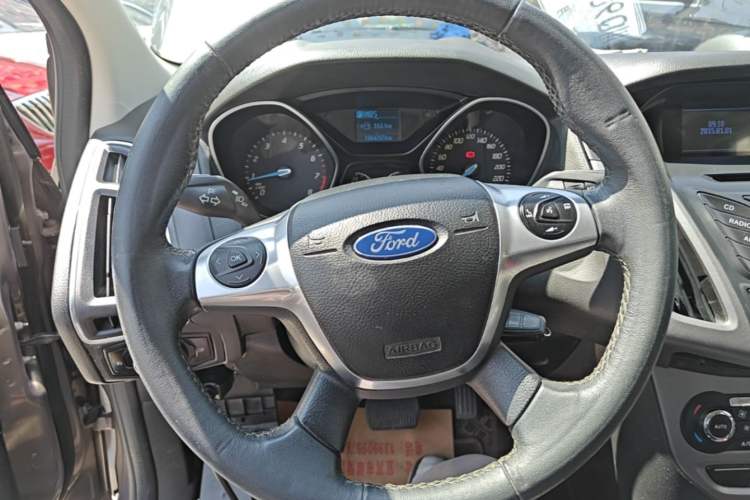 Used Ford Focus 2012 Sedan 1.6L Automatic Fashion Edition Steering Wheel