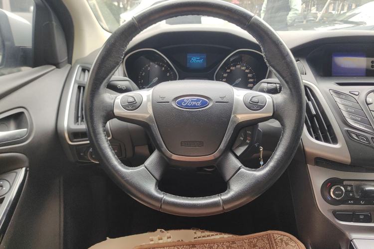 Used Ford Focus 2012 Sedan 1.6L Automatic Fashion Edition Steering Wheel