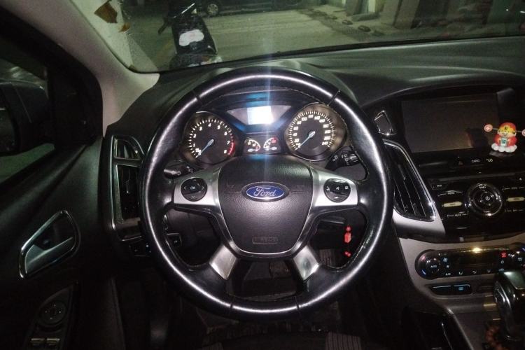 Used Ford Focus 2012 Sedan 1.6L Automatic Fashion Edition Steering Wheel