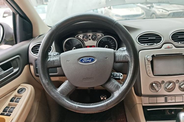 Used Ford Focus 2012 Sedan Classic 1.8L Manual Base Model Steering Wheel