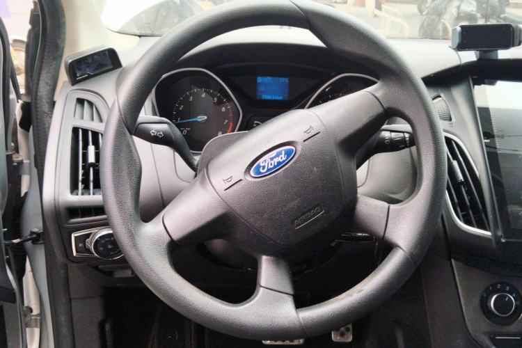 Used Ford Focus 2012 Hatchback 1.6L Automatic Comfort Model Steering Wheel