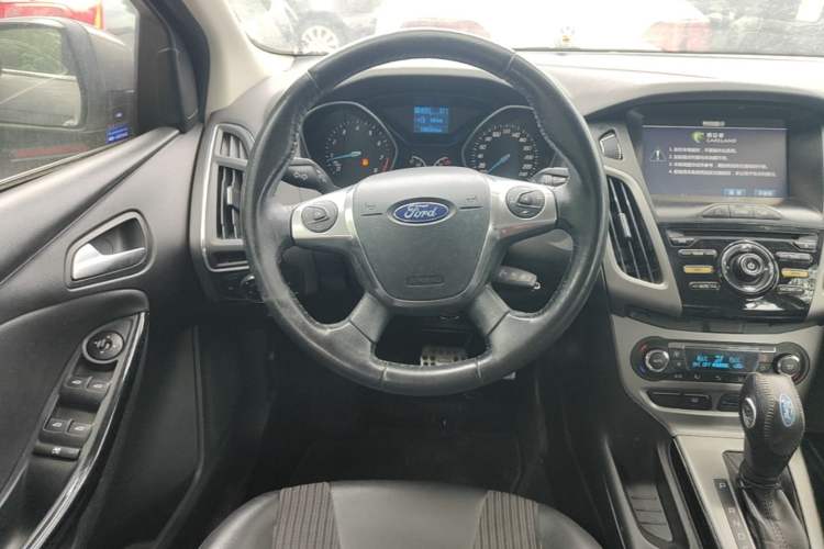 Used Ford Focus 2012 Sedan 1.6L Automatic Fashion Edition Steering Wheel