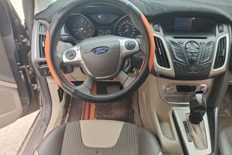 Used Ford Focus 2012 Sedan 1.6L Automatic Fashion Edition Steering Wheel