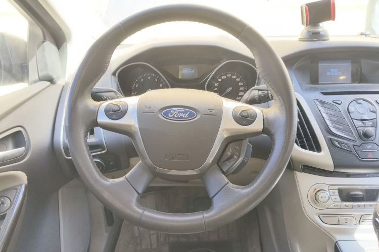 Used Ford Focus 2012 Sedan 1.6L Automatic Fashion Edition Steering Wheel