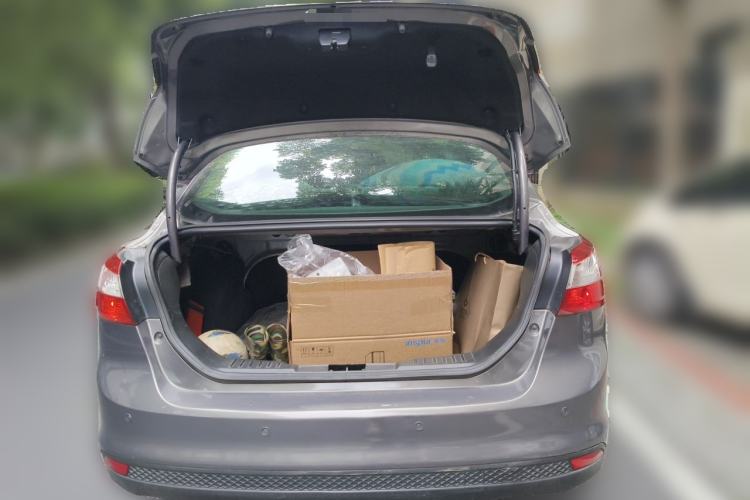 Used Ford Focus 2012 Sedan 1.6L Automatic Comfort Model Trunk