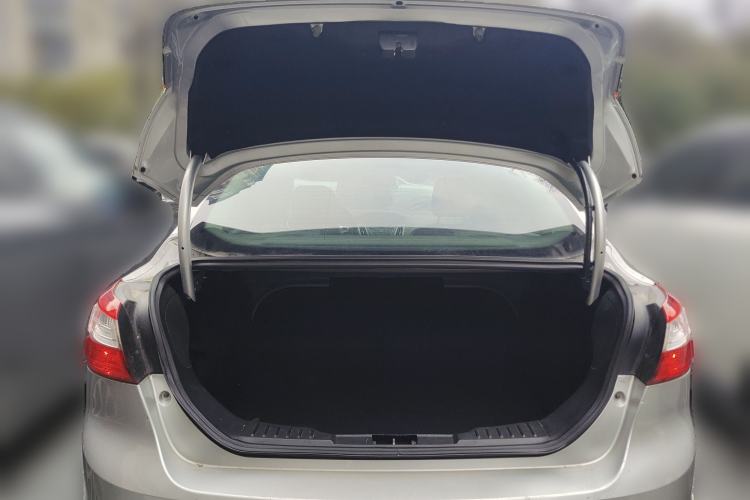Used Ford Focus 2012 Sedan 1.6L Automatic Fashion Edition Trunk