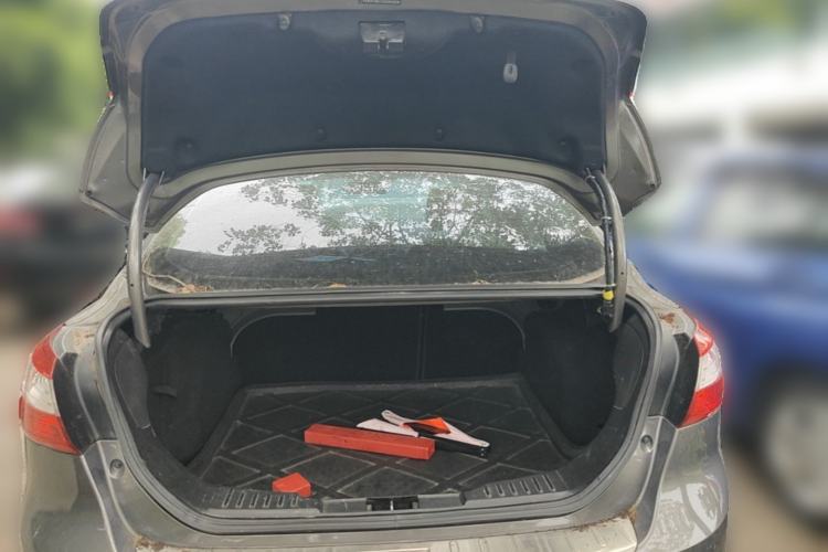 Used Ford Focus 2012 Sedan 1.6L Automatic Fashion Edition Trunk