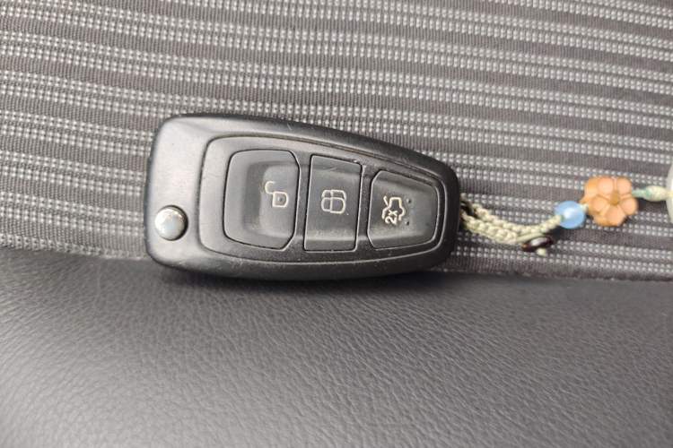 Used Ford Focus 2012 Sedan 1.6L Automatic Fashion Edition Vehicle Key