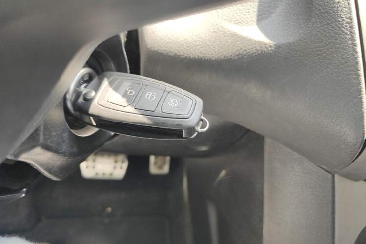 Used Ford Focus 2012 Sedan 1.6L Automatic Fashion Edition Vehicle Key