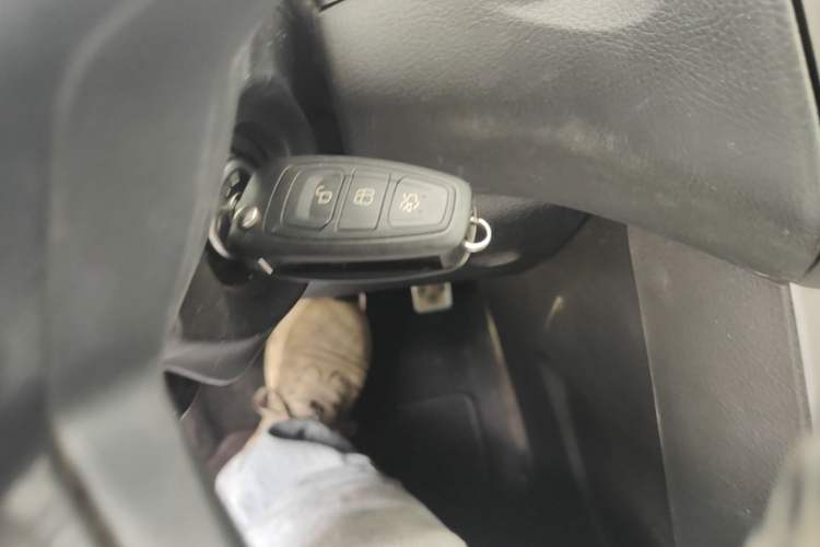 Used Ford Focus 2012 Sedan 1.6L Automatic Fashion Edition Vehicle Key