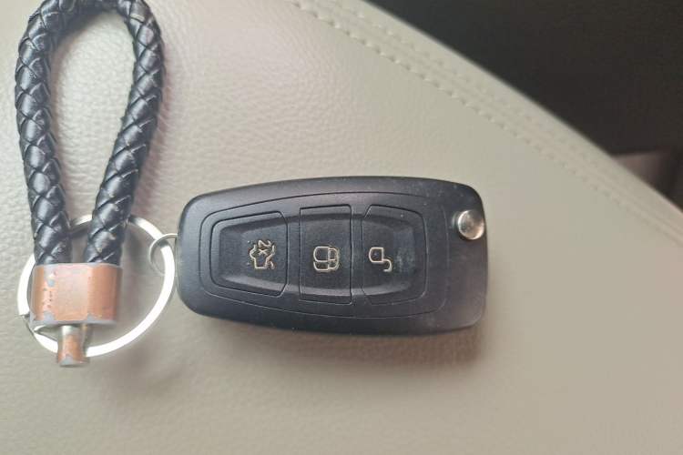 Used Ford Focus 2012 Sedan 1.6L Automatic Fashion Edition Vehicle Key