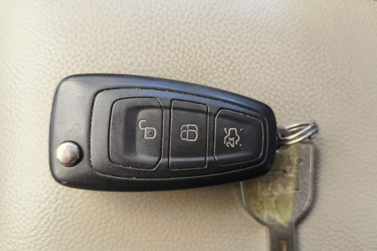 Used Ford Focus 2012 Sedan 1.6L Automatic Fashion Edition Vehicle Key