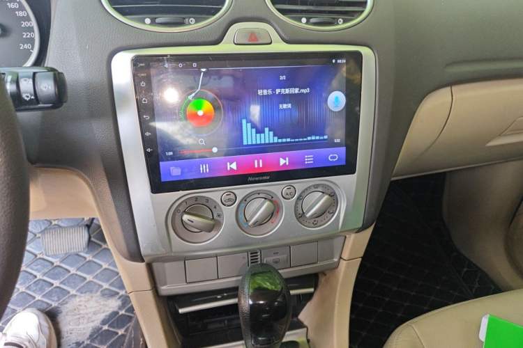 Used Ford Focus 2012 Sedan Classic 1.8L Automatic Fashion Edition Audio And AC Panel
