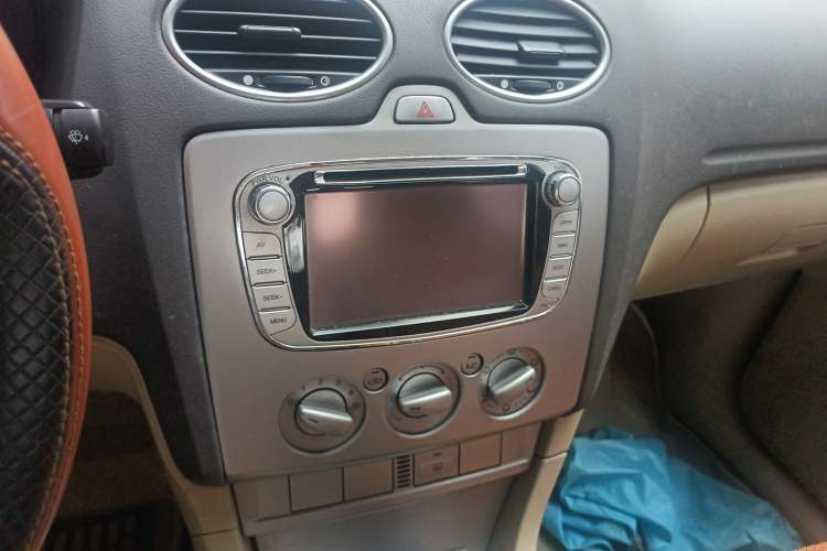Used Ford Focus 2012 Sedan Classic 1.8L Manual Base Model Audio And AC Panel