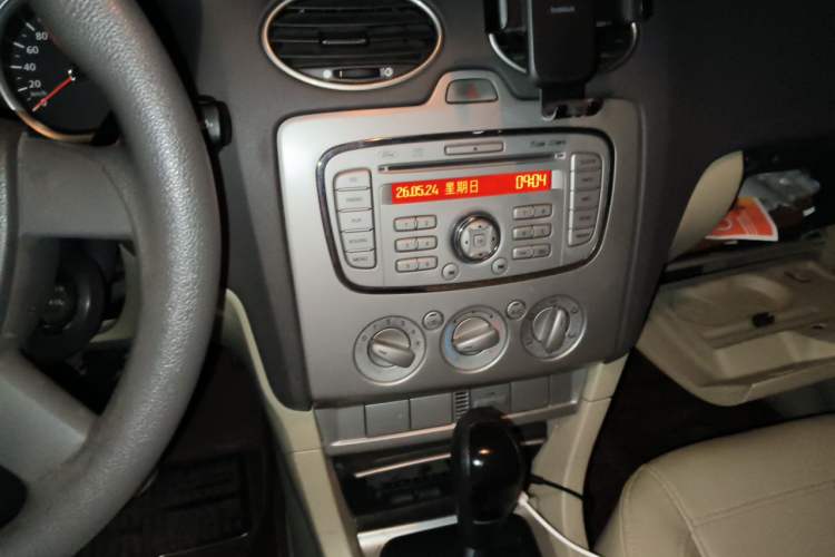 Used Ford Focus 2012 Sedan Classic 1.8L Automatic Base Model Audio And AC Panel