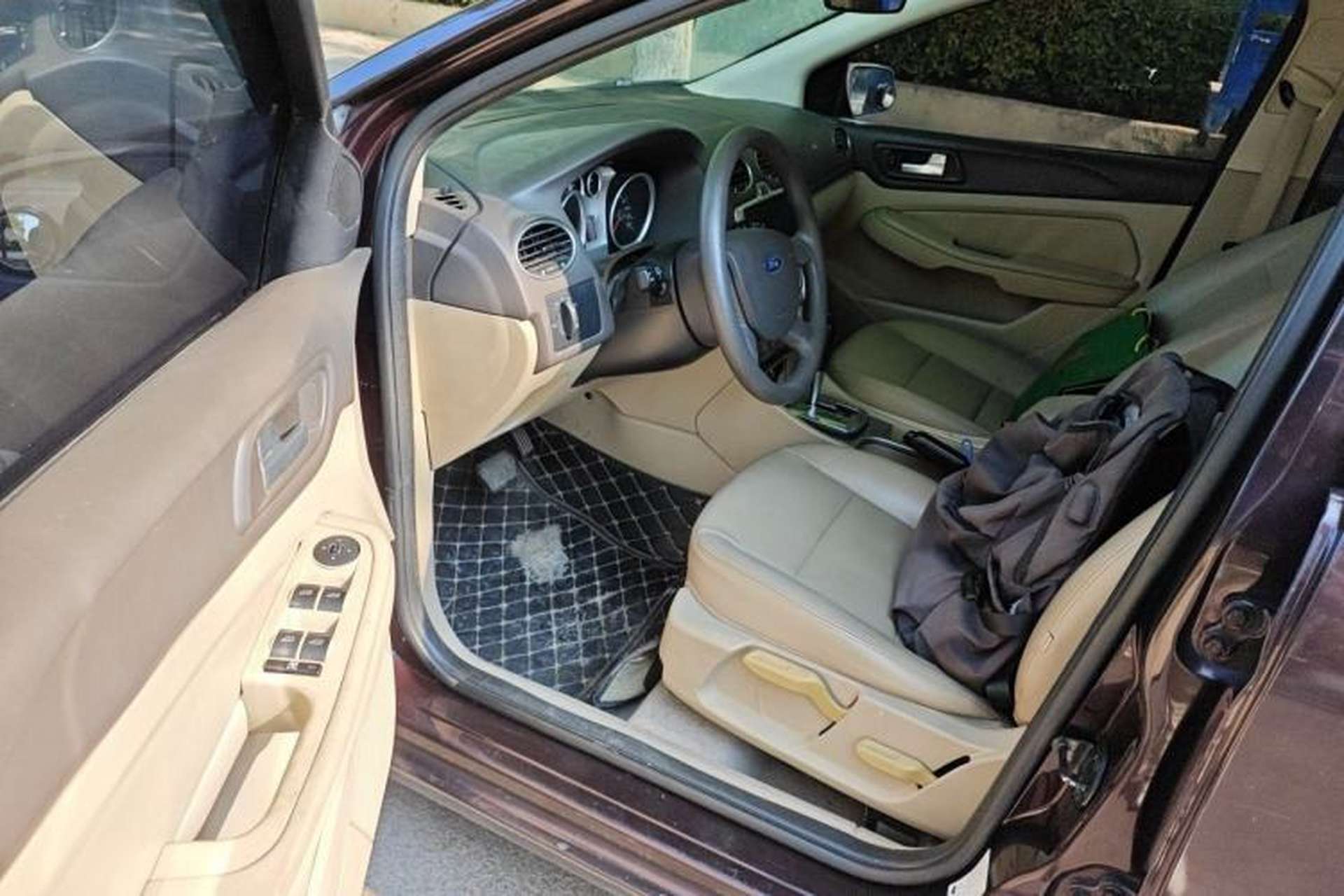 Used Ford Focus 2012 Sedan Classic 1.8L Automatic Fashion Edition Driver Seat