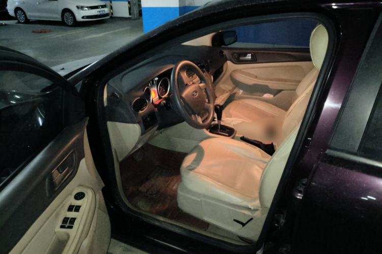 Used Ford Focus 2012 Sedan Classic 1.8L Automatic Base Model Driver Seat