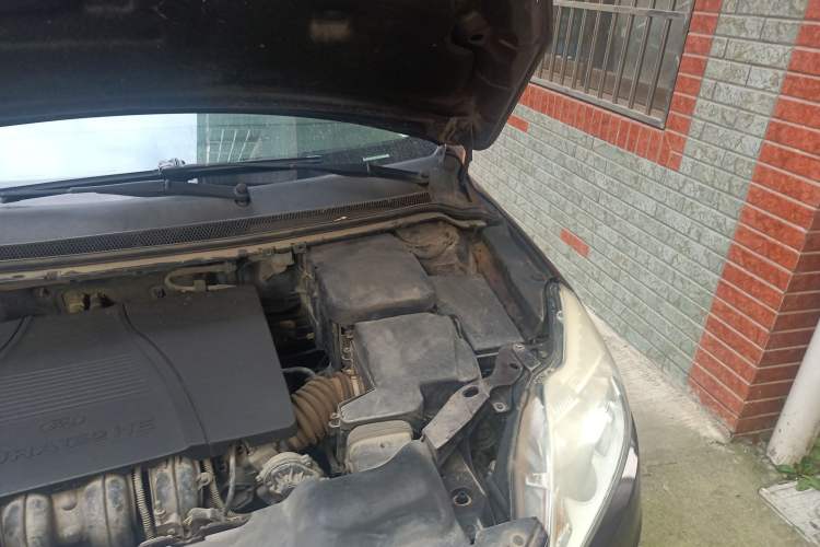 Used Ford Focus 2012 Sedan Classic 1.8L Manual Base Model Engine Bay Left