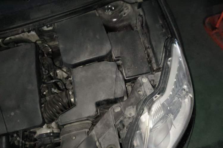 Used Ford Focus 2012 Sedan Classic 1.8L Automatic Base Model Engine Bay Left