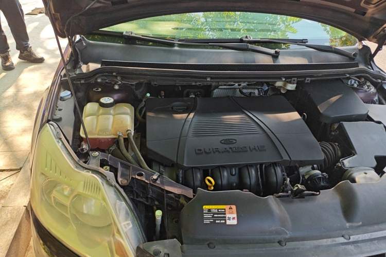 Used Ford Focus 2012 Sedan Classic 1.8L Automatic Fashion Edition Engine Bay Right