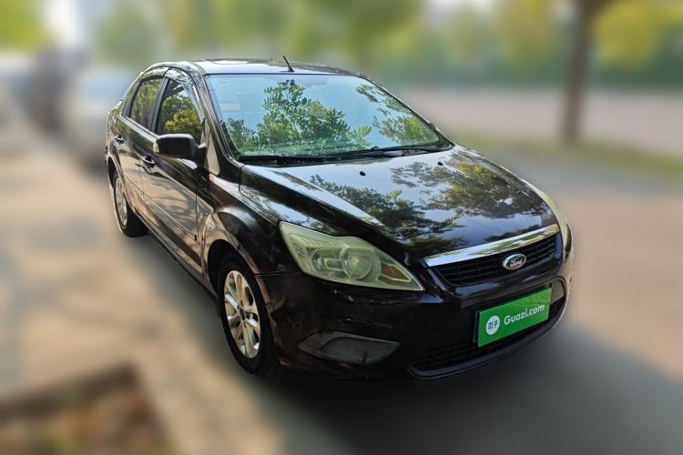 Used Ford Focus 2012 Sedan Classic 1.8L Automatic Fashion Edition Front Right 45 Deg