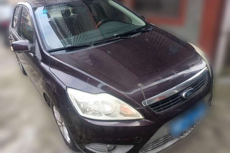 Used Ford Focus 2012 Sedan Classic 1.8L Manual Base Model Front Right 45 Deg